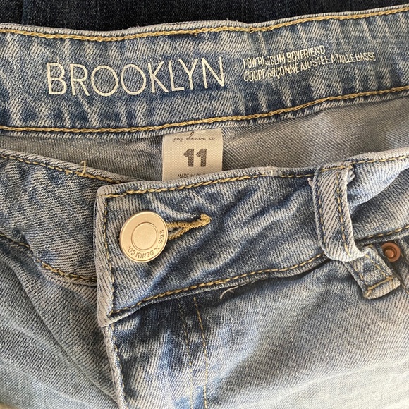 Hello! I'm Brooklyn Jeans! ☺️ - Picture 4 of 4